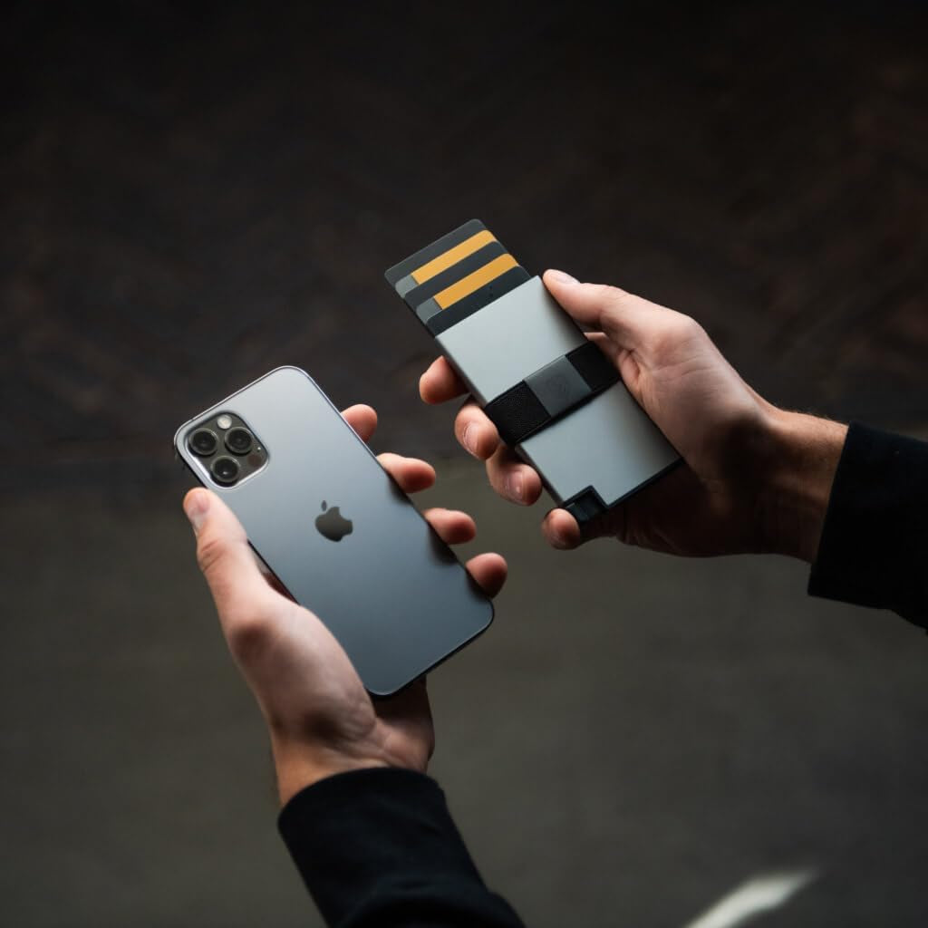 Aluminum Cardholder Wallet for Men | Metal Wallets with RFID Blocking Layer | Slim & Minimalist Aluminum Wallet with Push Button for Quick Card Access